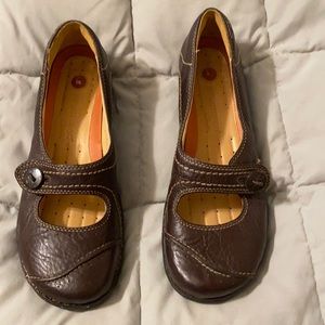 Clarks leather unstructured Mary Jane. Size 8. Never worn